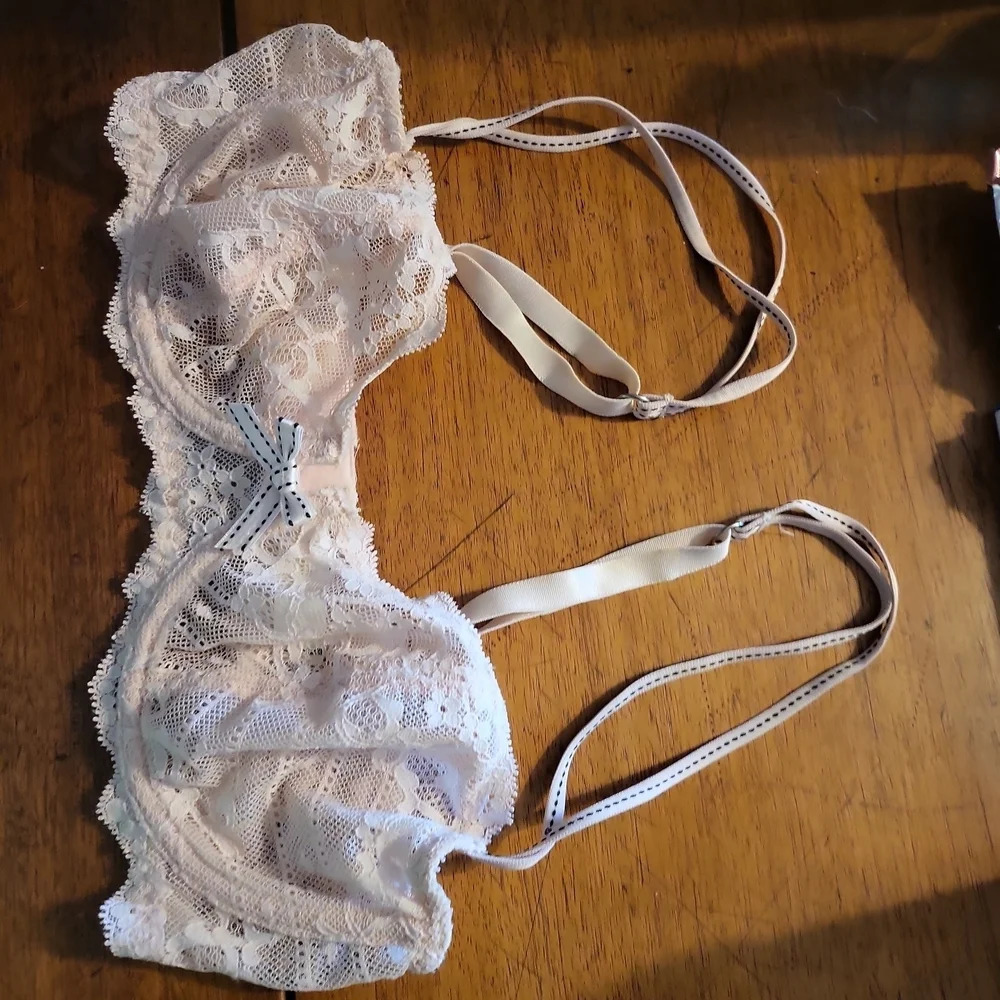 Chantelle lace bra